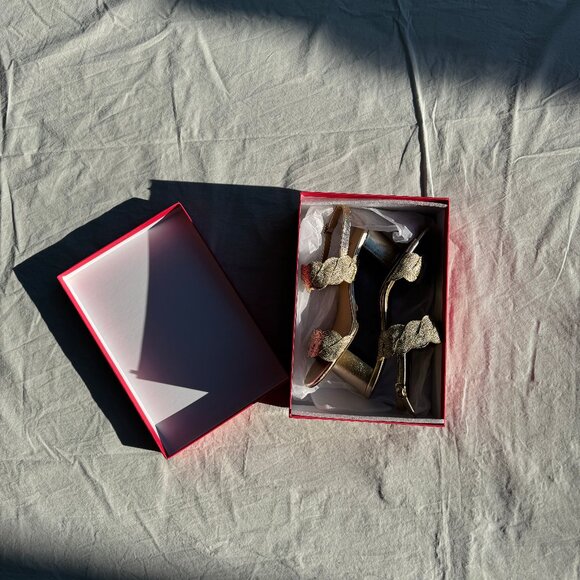 Vaneli ‘Lettie’ Gold Beige Platinum Weave Block Heel Sandals - Picture 3 of 13